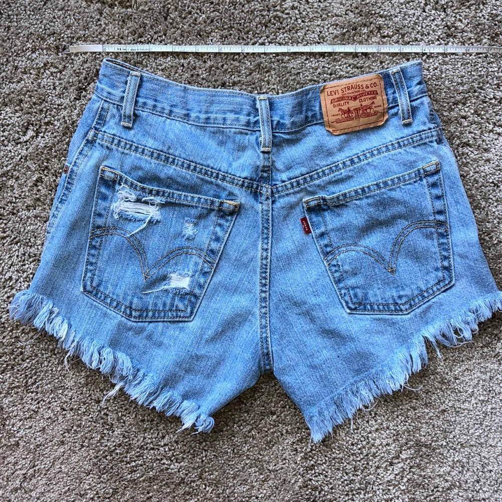 Levi Vintage distressed jean shorts light blue